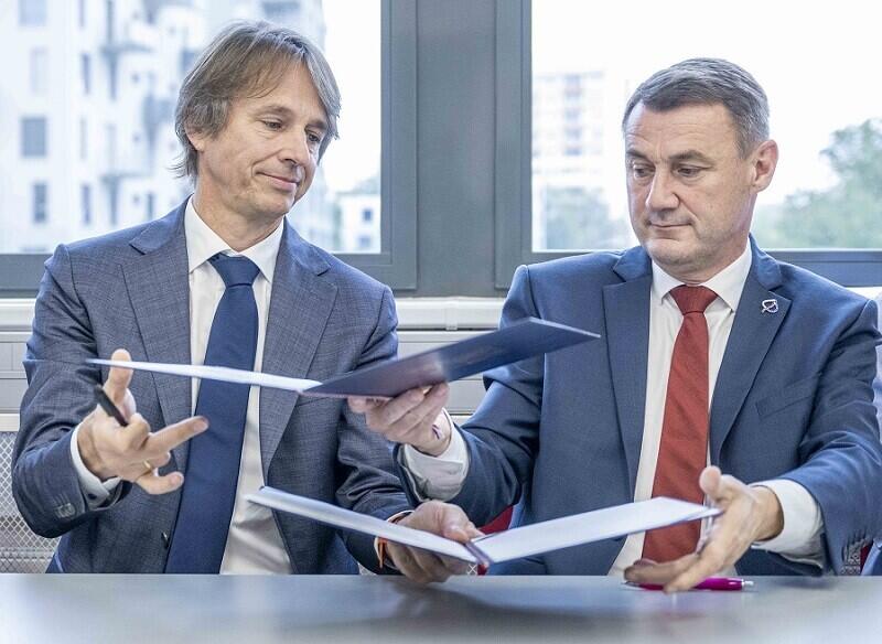 Foto z podpisu koaliční smlouvy na podzim roku 2024, foto Artur Irma